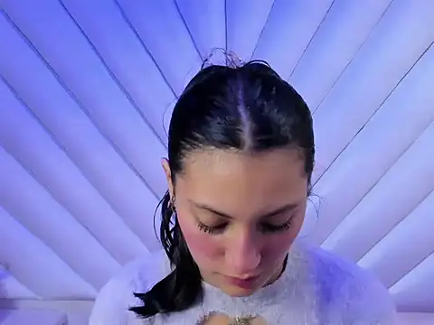  Luna Bennett online show from 11/04/25, 01:15