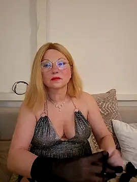 TinaLizxh online show from 03/18/26, 07:59