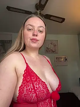 Snapshot of SexySashaxox chatting on 10/05/25, 10:50 SexySashaxox online show from 10/05/25, 10:50