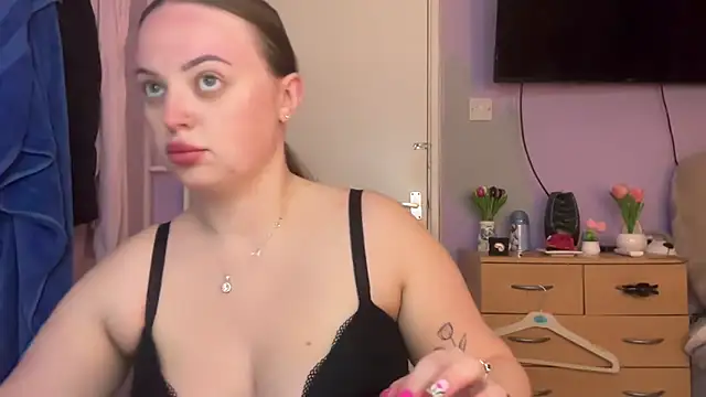 SexySashaxox online show from 04/06/26, 07:48