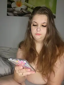 LioEstxh online show from 10/17/25, 08:39