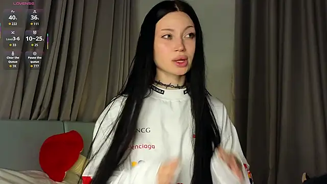 Alice 1n Wonderland  online show from 11/05/25, 06:11