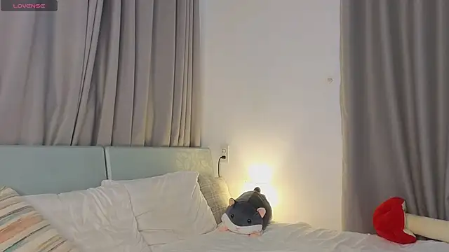 Alice 1n Wonderland  online show from 11/23/25, 12:20