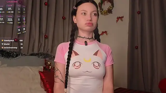 Snapshot of Alice_1n_Wonderland_ chatting on 12/20/25, 03:04 Alice 1n Wonderland online show from 12/20/25, 03:04