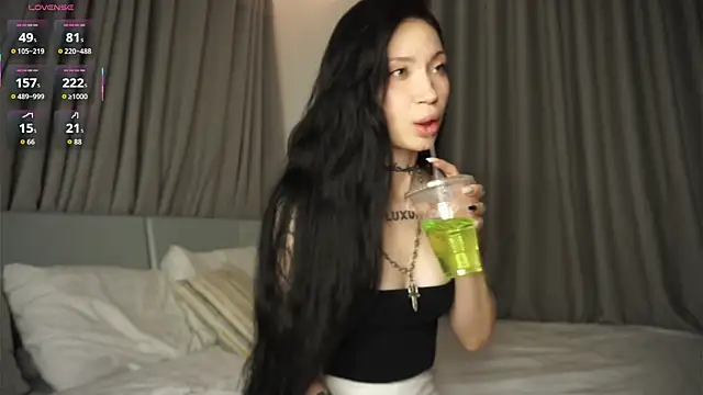 Alice 1n Wonderland  online show from 10/21/25, 05:12