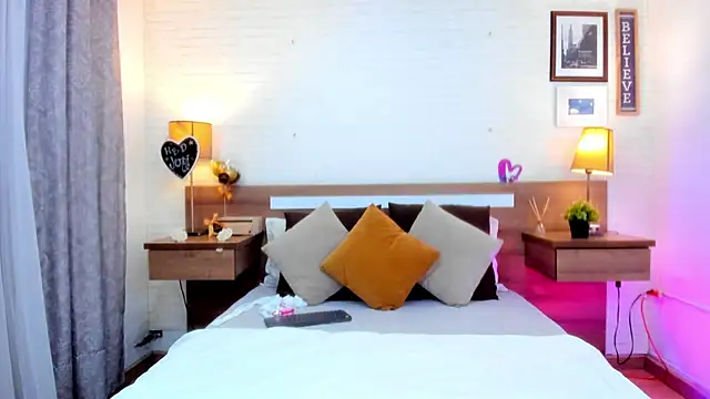 JenniferAuriston online show from 04/14/26, 07:52