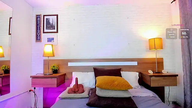 Snapshot of JenniferAuriston chatting on 11/24/25, 07:36 JenniferAuriston online show from 11/24/25, 07:36