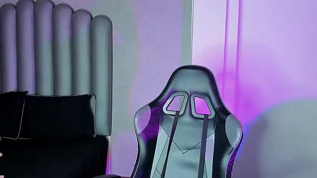 Snapshot of chubby_sexy_ chatting on 11/28/25, 12:22 chubby sexy online show from 11/28/25, 12:22