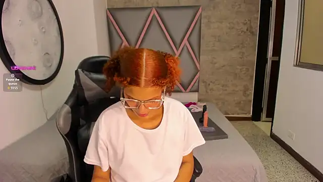 chubby sexy  online show from 09/14/25, 12:49
