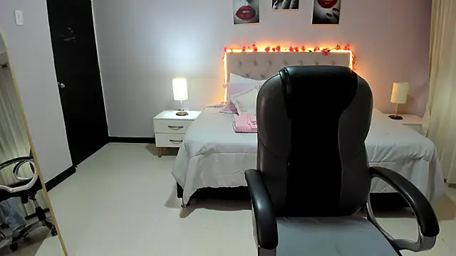 Miss Cataleya   online show from 04/20/26, 11:35