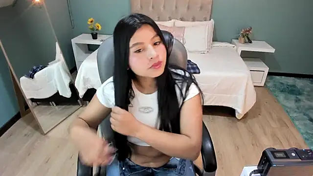 Snapshot of Miss_Cataleya__ chatting on 11/26/25, 12:05 Miss Cataleya online show from 11/26/25, 12:05