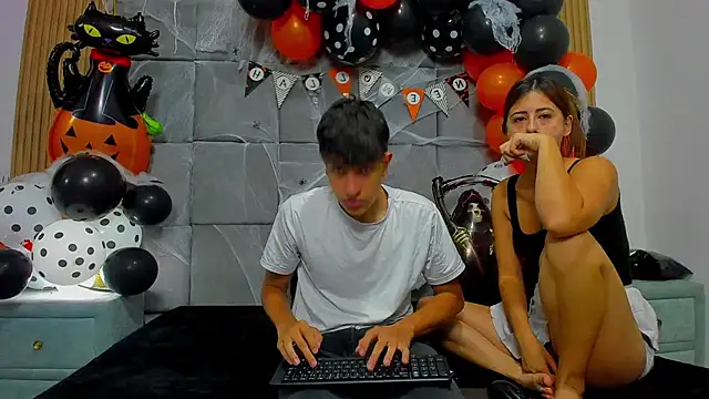 ChanellandMax online show from 10/30/25, 01:09