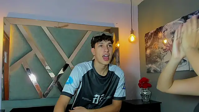 ChanellandMax online show from 11/28/25, 01:11