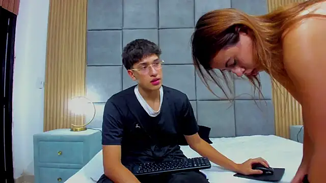 ChanellandMax online show from 11/01/25, 07:30