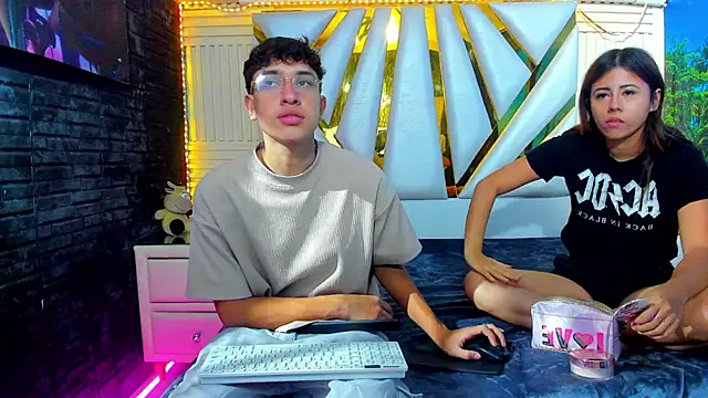 ChanellandMax online show from 11/23/25, 01:32