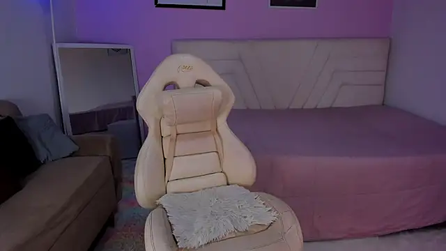 fressittalove01 online show from 10/10/25, 02:07