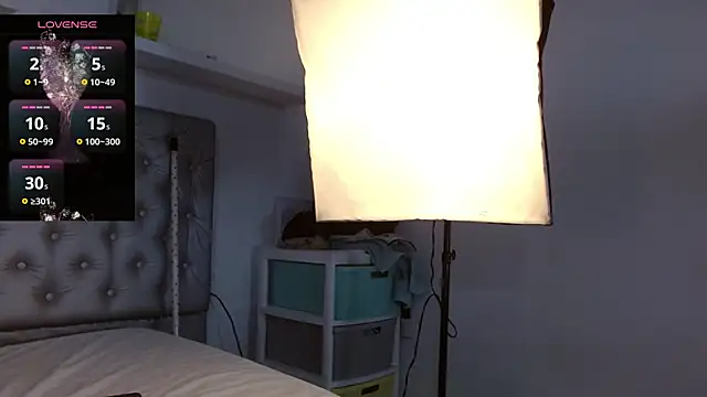 angiellam online show from 10/09/25, 06:19