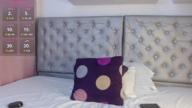 angiellam online show from 09/12/25, 08:19