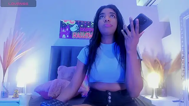 KendraChavez  online show from 10/21/25, 09:58