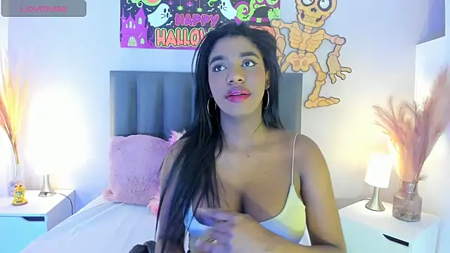 KendraChavez  online show from 10/31/25, 09:43