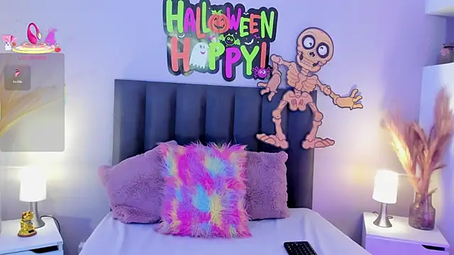 KendraChavez  online show from 10/09/25, 09:04