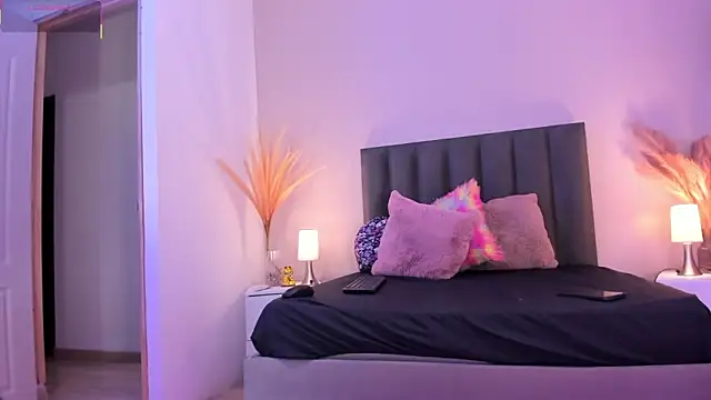 KendraChavez  online show from 09/26/25, 10:27