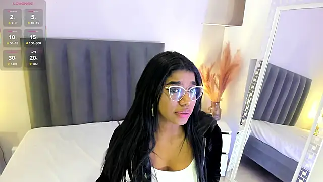 KendraChavez  online show from 12/02/25, 10:33