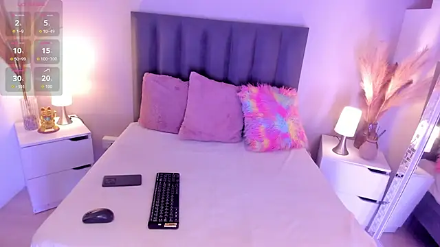 KendraChavez  online show from 11/25/25, 10:21