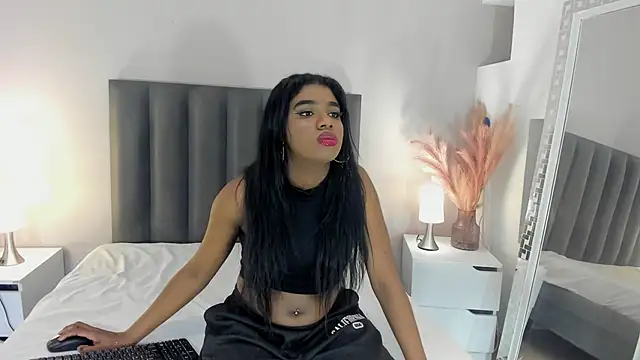 KendraChavez  online show from 11/13/25, 09:19