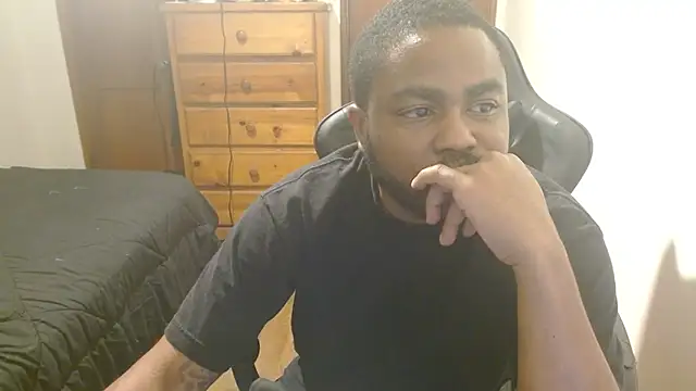 Snapshot of Breadwinnah chatting on 10/16/25, 07:05 Breadwinnah online show from 10/16/25, 07:05