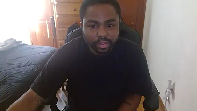 Snapshot of Breadwinnah chatting on 10/29/25, 03:55 Breadwinnah online show from 10/29/25, 03:55