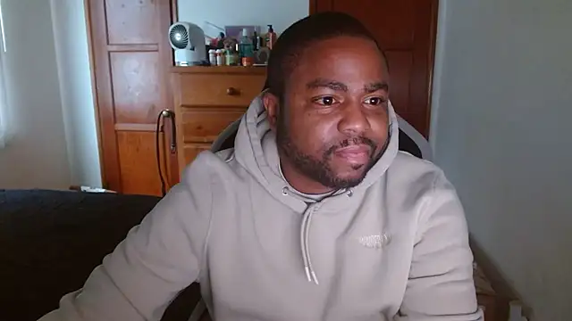 Snapshot of Breadwinnah chatting on 11/30/25, 03:46 Breadwinnah online show from 11/30/25, 03:46