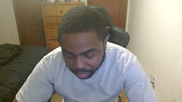 Snapshot of Breadwinnah chatting on 10/15/25, 06:54 Breadwinnah online show from 10/15/25, 06:54