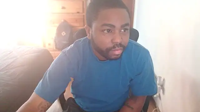 Snapshot of Breadwinnah chatting on 10/11/25, 03:13 Breadwinnah online show from 10/11/25, 03:13