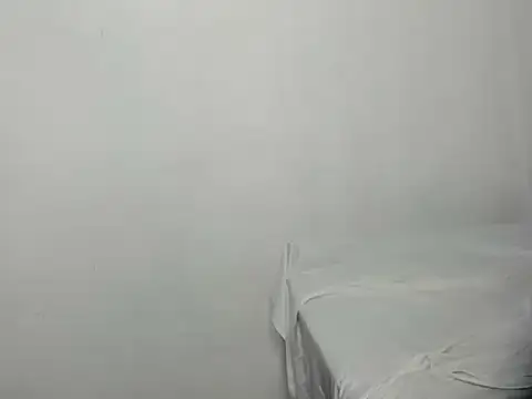 Snapshot of Crazy_Cat1995 chatting on 04/15/26, 02:32 Crazy Cat1995 online show from 04/15/26, 02:32