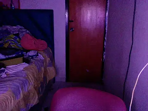 Snapshot of panquevis_22 chatting on 10/11/25, 04:19 panquevis 22 online show from 10/11/25, 04:19