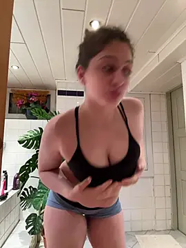 Snapshot of DreamThickCouple chatting on 04/14/26, 07:08 DreamThickCouple online show from 04/14/26, 07:08