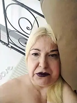 MarielaFerrer online show from 10/31/25, 07:43