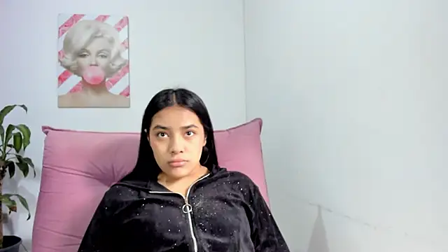 Snapshot of valeria_millers chatting on 10/01/25, 01:37 valeria millers online show from 10/01/25, 01:37