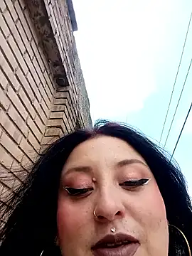 megan fox5 online show from 10/26/25, 03:23