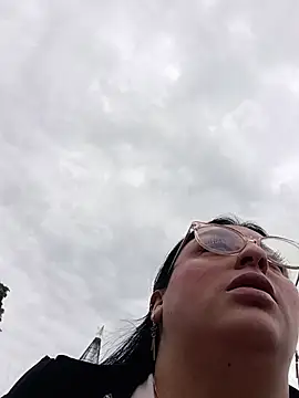 megan fox5 online show from 12/02/25, 03:58