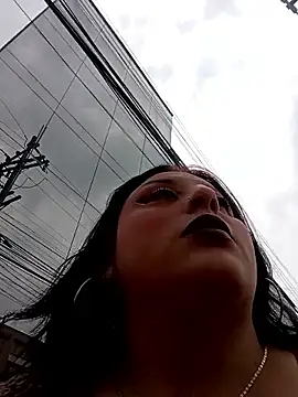 megan fox5 online show from 10/27/25, 04:41