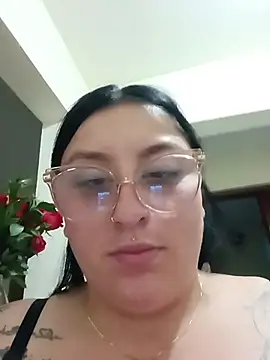 megan fox5 online show from 12/05/25, 03:38