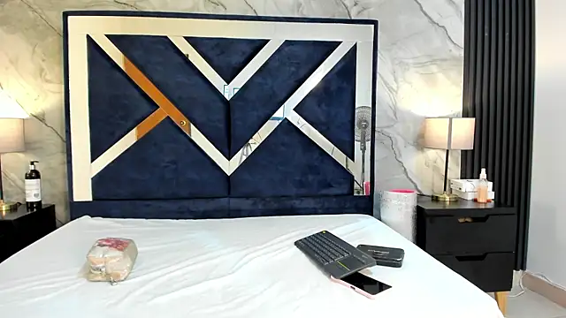 VioletRose as online show from 10/22/25, 07:24