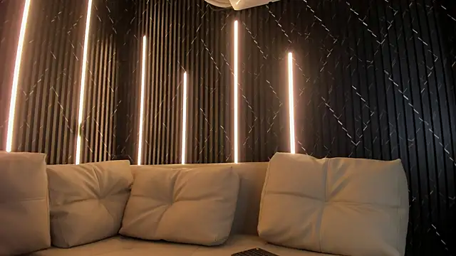 VioletRose as online show from 04/09/26, 08:37