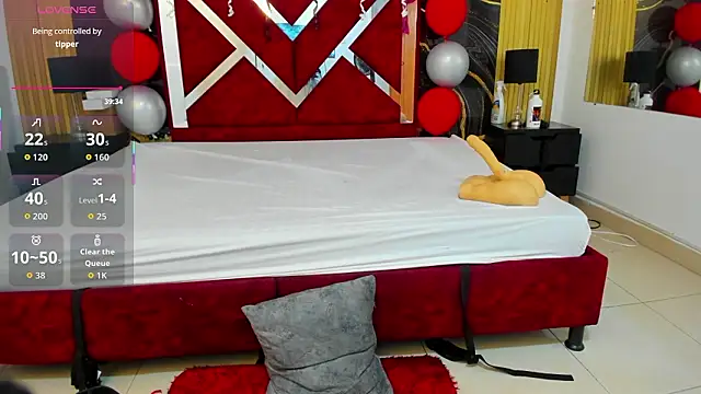 Snapshot of VioletRose_as chatting on 03/03/26, 08:38 VioletRose as online show from 03/03/26, 08:38