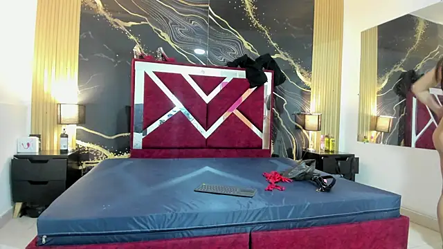 VioletRose as online show from 11/16/25, 08:46