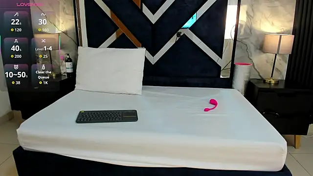 VioletRose as online show from 10/26/25, 07:36