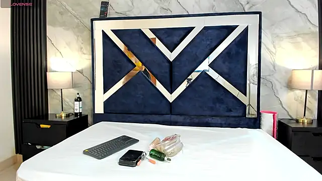 VioletRose as online show from 10/23/25, 07:34