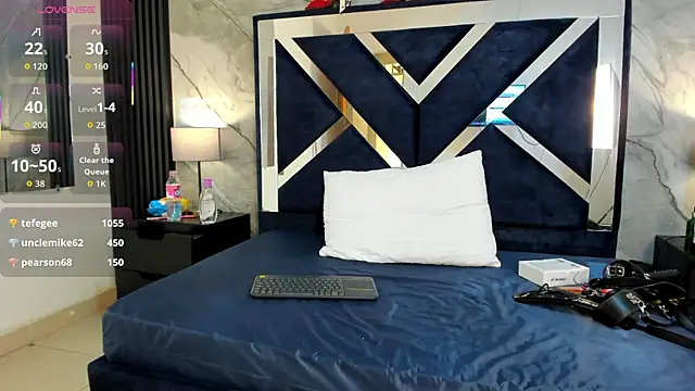 VioletRose as online show from 10/24/25, 07:40